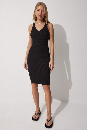 Женское черное трикотажное платье в рубчик с v-образным вырезом ER00044