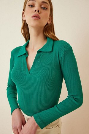 Женская ярко-зеленая трикотажная блузка с воротником-поло GT00111