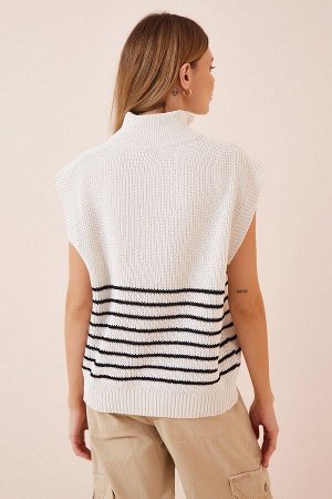 Женский кремовый трикотажный свитер в полоску с высоким воротником MW00090