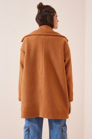 Женское светлое пальто из букле оверсайз цвета корицы OH00029