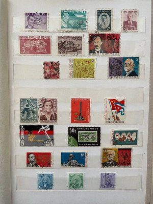 Альбом марок КУБА в обложке красной серп и молот