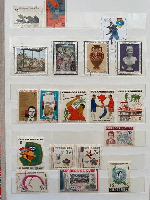 Альбом марок КУБА в обложке красной серп и молот