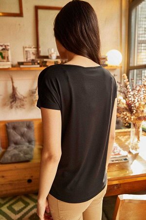 Женская черная кружевная свободная футболка из вискозы с воротником BLZ-19000873