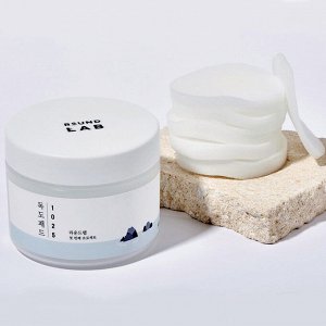 Round Lab 1025 Dokdo Pad Мягкие отшелушивающие пэды с морской водой 70 шт.