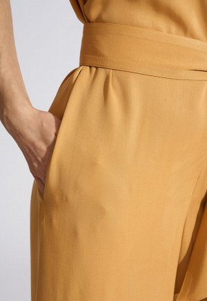 Комбинезон. Цвет: Песочный