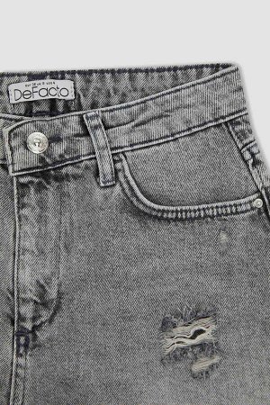 Укороченные джинсовые шорты с нормальной талией и боковыми штанинами