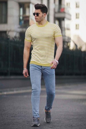 Желтая мужская трикотажная футболка с круглым вырезом 4602