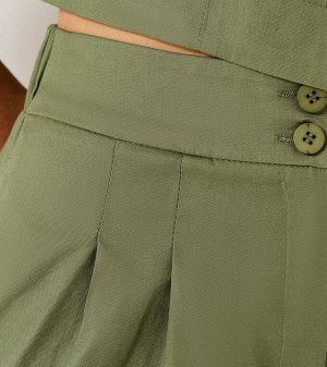 Комплект (укороченная блузка со складкой и разрезом на спине, широкие шорты с защипами), ПА 138520w