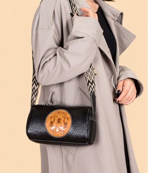 Сумка Новая женская сумочка из коллекции весно-лето 2023
Материал: натуральная кожа
Размер: см.фото