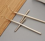 Серьги длинные -кресты с застежкой-петля.