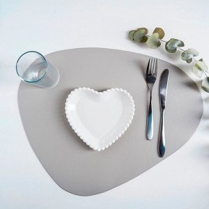 Тарелка керамическая «Сердце», 16,5x15,5 см, цвет белый