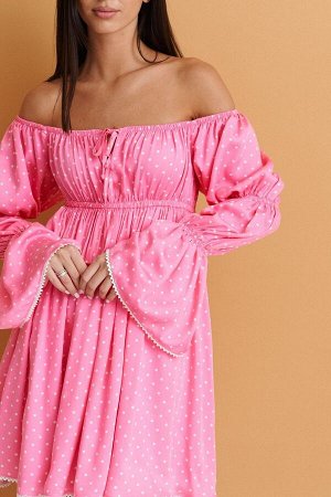 Платье Рост: 170 Состав: 100 вискоза Комплектация платье Платье полуприлегающего силуэта с полуоткрытыми плечами выполнено из полотна нежно-розового цвета с принтом горох. Характеристики: полуприлегаю