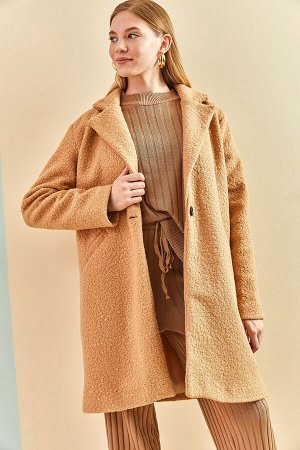 Женское короткое тканевое пальто с запахом 8089
