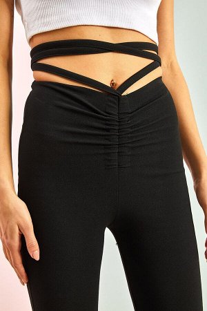 Женские брюки из креповой ткани со шнуровкой на бретелях 30601023