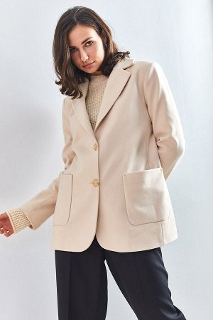 Женское пальто с двумя карманами на 2 пуговицах 40081006
