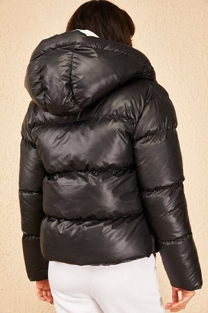Женское надувное пальто с капюшоном 10141018