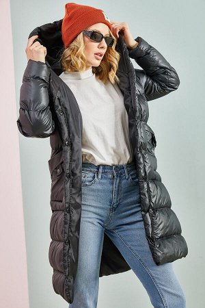 Женская пуховая куртка с капюшоном и большим двойным карманом 30301003