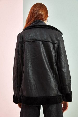 Женское пальто из ламинированной кожи с воротником 30401018