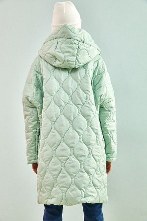 Женское длинное стеганое пальто с капюшоном 30401001