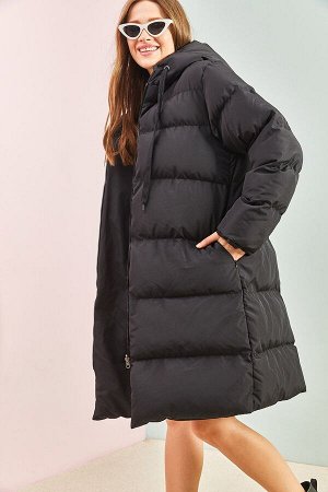 Женское пальто оверсайз с капюшоном 40021030