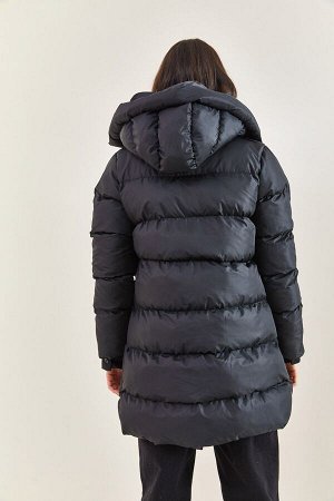 Женское эластичное надувное пальто со съемной талией и капюшоном 40091044