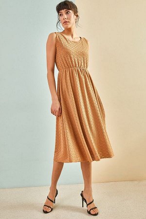 Женское гипюровое платье с нулевым рукавом 30951027