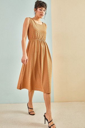 Женское гипюровое платье с нулевым рукавом 30951027