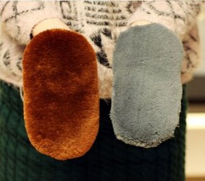 Салфетка варежка для полировки обуви из искусственной овечьей кожи