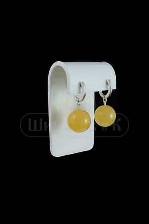 67203-32 Серьги медовый янтарь Шарик швенза - посеребрение, (размер камня 18 мм, янтарь искусственный, из натуральных смол ценны