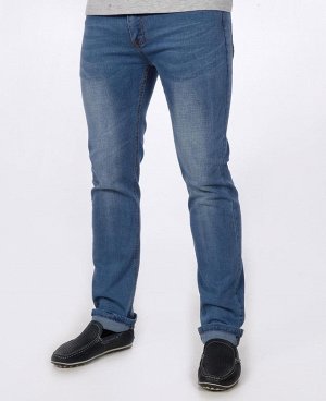 . Светло-синий
классические пятикарманные джинсы с застежкой на молнию, изготовлены из облегченной джинсовой ткани.
Состав: 72% - хлопок, 25% - полиэстер, 3% - спандекс.