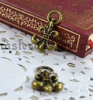 Винтажная подвеска Геральдическая лилия