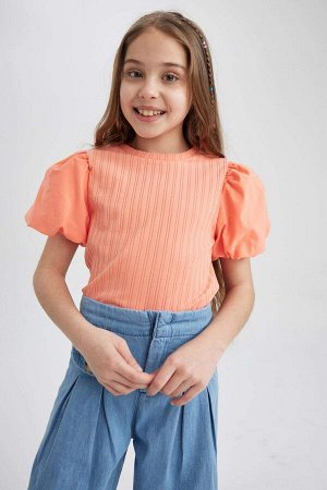 Приталенная футболка с короткими рукавами и ребристым камзолом для девочек