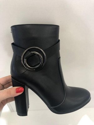 Элегантные сапожки, распродажа