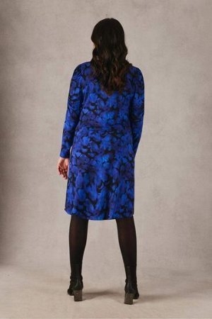Свободное платье из джерси Live Unlimited Curve с V-образным вырезом, рукавами со сборками и размытым принтом, синее