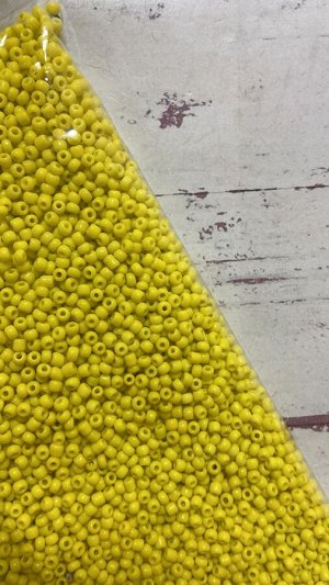 Бисер китайский 12/0 450 грамм желтый