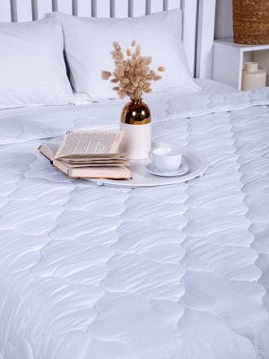 Одеяло-покрывало Синтепон 1,5-спальное 300 в микрофибре.