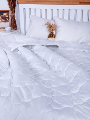 Одеяло-покрывало Синтепон 1,5-спальное 300 в микрофибре.