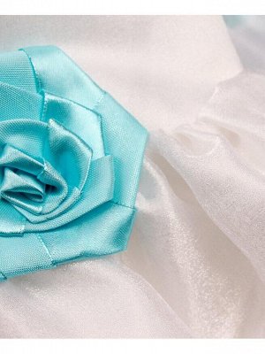 Белое нарядное платье для девочки с голубыми лентами Цвет: белый