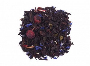 чай Состав: смесь классических сортов чёрного чая, улун, мякоть шиповника, ягоды северной клюквы и бузины, каркаде, цветы василька, натуральные ароматические масла.