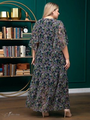 Платье Шикарное длинное платье в романтическом стиле из вискозного шифона. Рисунок на ткани, выполнен в технике digital. Модель с фигурно отрезанным лифом и высокой оборкой по низу. Линия горловины У-