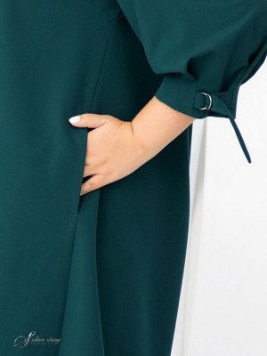Платье Эффектное платье А-образного силуэта, длиной за колено, выполнено из смесовой ткани с содержанием эластана. Рукав втачной, длиной 3/4, с двумя парами складок по низу. Объем рукава можно регулир