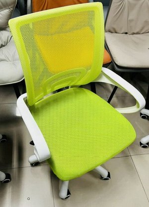 Кресло с эргономичной сетчатой спинкой