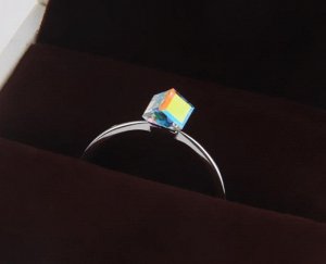 Кольцо Новинка! Кольцо с камнем SWAROVSKI - Crystal, размер 5мм*5мм
