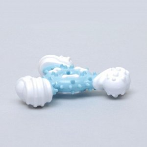Игрушка двухслойная (твердый и мягкий пластик) "Кость-треугольник", 12 см, голубая
