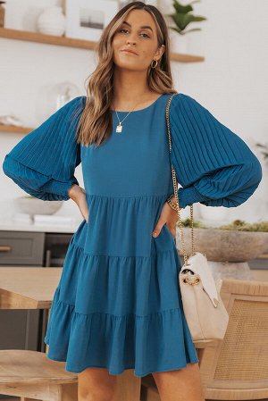 Синее многоярусное платье-мини с рукавом-плиссе