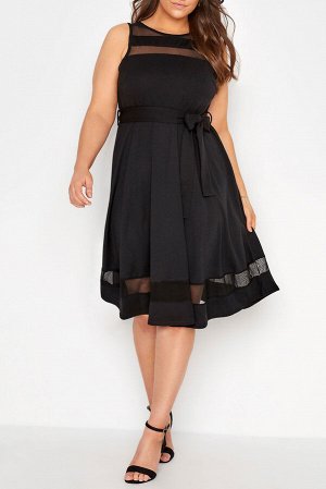 Черное платье-миди плюс сайз без рукавов с сетчатыми вставками