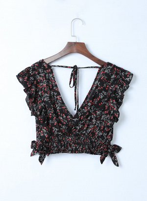 Черный комплект с разноцветным цветочным принтом: укороченный топ с оборками на плечах + юбка макси