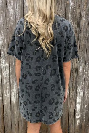 Серое леопардовое платье-футболка