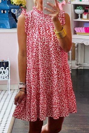 Розовое многоярусное платье с пятнистым принтом и рюшами