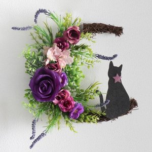 Панно дерево "Кошка со звёздочкой на месяце, пурпурные розы" 25х30 см